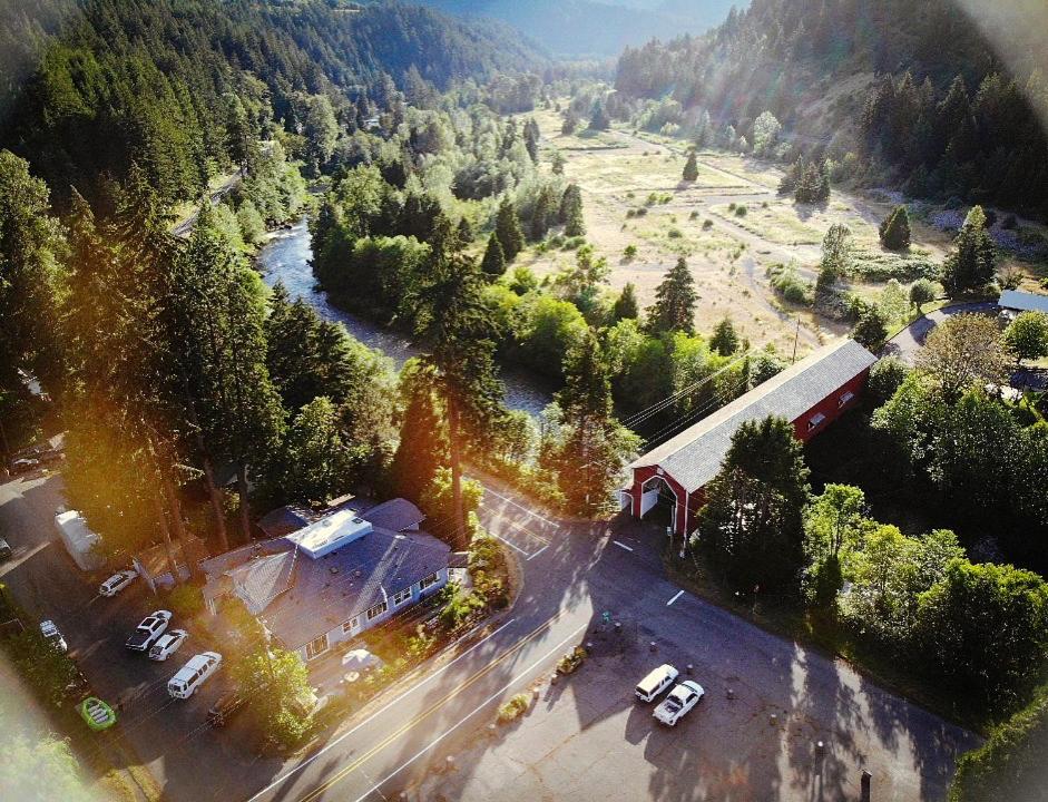Westfir Lodge Oakridge Exterior foto